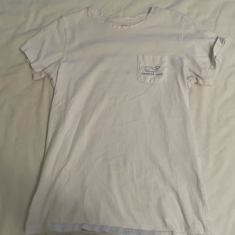 Women’s White Vineyard Vines Top